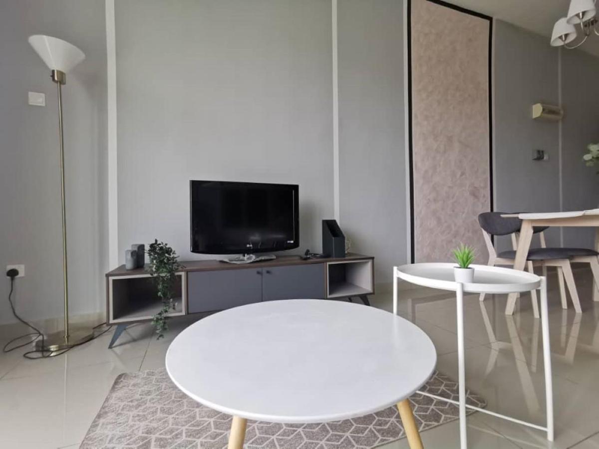 11-Modern Homestay Palazio Lake View Mount Austin Palazio Near Aeon Themepark Toppen Ikea Johor Bahru Ngoại thất bức ảnh